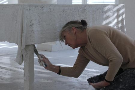 Inge Mahn zeigt Werke aus vier Generationen ihres kreativen Schaffens in Berlin.