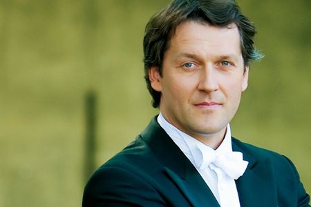 Markus Poschner ist Dirigent und gibt diverse Konzerte in Deutschland und Oesterreich