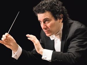 Chefdirigent hr-Sinfonieorchester Alain Altinoglu Chefdirigent hr-Sinfonieorchester Alain Altinoglu