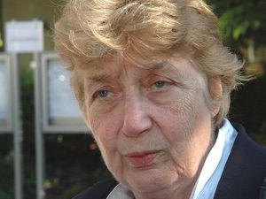 Wer bei Google nach Barbara John sucht, wird überschuettet mit Artileln von der taz und dem tagesspiegel, immer geht es um Migration Wer bei Google nach Barbara John sucht, wird überschuettet mit Artileln von der taz und dem tagesspiegel, immer geht es um Migration