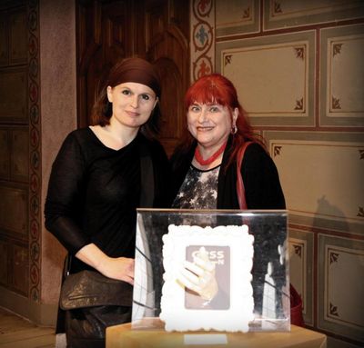 Kuenstlerin Barbara Rapp mit der Malerin Caroline