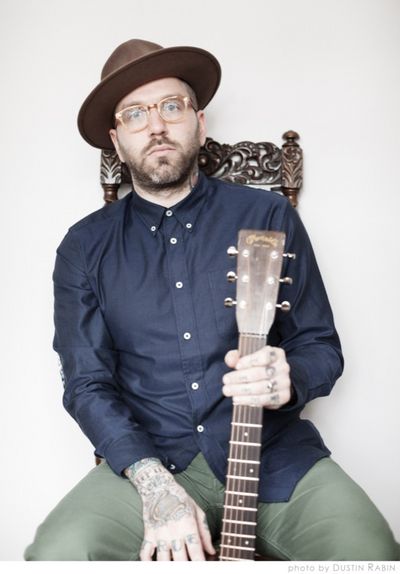 City and Colour ist das Soloprojekt von Dallas Green City and Colour ist das Soloprojekt von Dallas Green