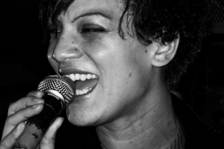 Was wuerde die Jazz-Interpretin Alison Degbe dazu wohl sagen, wenn man ihr vorschreiben wuerde, wo Sie auftreten darf