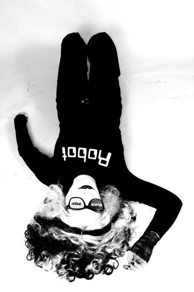 Anna Aliena bringt Alien Pop raus Anna Aliena bringt Alien Pop raus