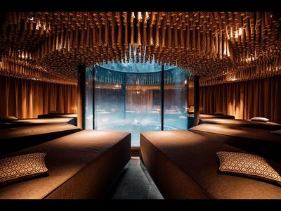 Das Herzstück des Jungbrunn SPA ist die hauseigene, mithilfe eines Glasschachts sichtbare Quelle, erlebbar im Ruheraum „Quellenruh“
