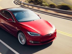 Den Billig-Tesla Model 3 koennen Kunden kuenftig nur noch online bestellen Den Billig-Tesla Model 3 koennen Kunden kuenftig nur noch online bestellen