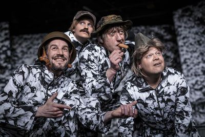 mann ist mann theater moers mann ist mann theater moers
