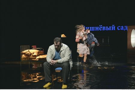 Theater KrefeldMönchengladbach: Der Kirschgarten - Komödie in vier Akten von Anton Čechov  bis zum 19.04.2013