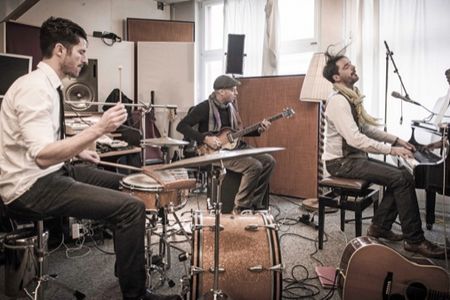 Hendrix Ackle und Band praesentieren neues Album Logbook