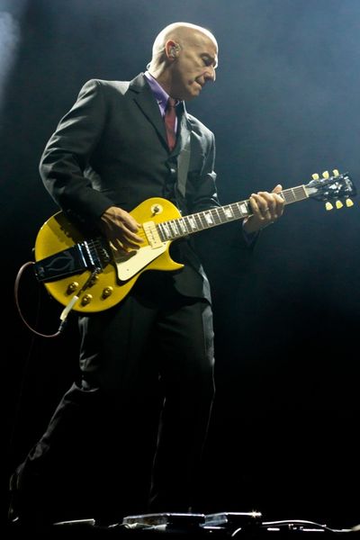 Midge Ure rockt die Buehnen