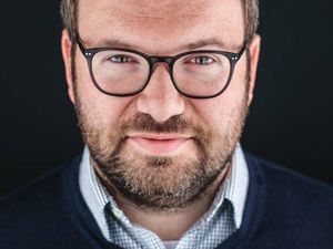 Sachar Klein will nicht Gastgeber seiner Mitarbeiter sein. Die Utopie einer selbstbestimmten Tageszeit, Arbeitszeit haelt er fuer nicht vereinbar