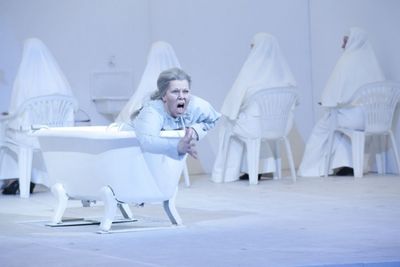 Theater  Ulm: DIALOGUES DES CARMÉLITES - Oper in drei Akten nach Georges Bernanos, Großes Haus