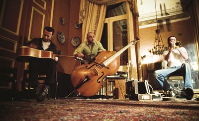 Das Istanbuler Ensemble Hezarfen spielt Musik des türkisch-arabischen Mittelmeerraums