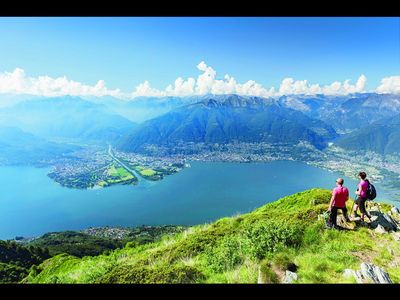 Exotik liegt so nah waehrend Wanderer im Herbst vielerorts durch Schnee stapfen, herrschen im mediterranen Tessin noch die milden Temperaturen des suedlichsten Kantons der Schweiz