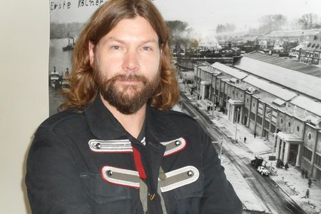 Wenn wir ein Gespräch mit Rea Garvey fuehren, machen wir dann schon Werbung fuer seine Musik