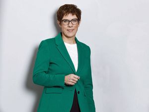 AKK-Shitstorm Youtuber starten Web-Petition gegen Zensur AKK-Shitstorm Youtuber starten Web-Petition gegen Zensur
