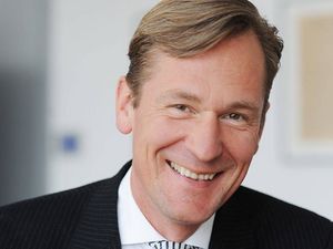 Mathias Doepfner will in Wachstum investieren, um eine langfristige Wertsteigerung zu sichern. Auch ProSiebenSat.1-Chef Max Conze sieht im Digitalgeschaeft sein Wachstum Mathias Doepfner will in Wachstum investieren, um eine langfristige Wertsteigerung zu sichern. Auch ProSiebenSat.1-Chef Max Conze sieht im Digitalgeschaeft sein Wachstum