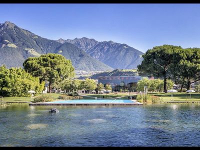 Die 3 Camping-Partnerbetriebe der Therme Meran liegen ebenso zauberhaft eingebettet in die umliegende Bergwelt wie Südtirols Signature Spa