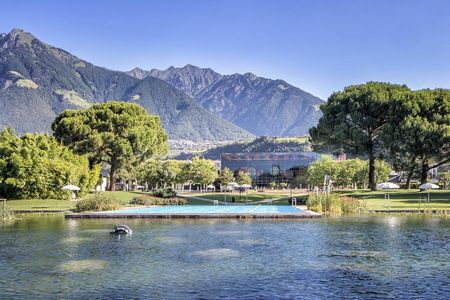 Die 3 Camping-Partnerbetriebe der Therme Meran liegen ebenso zauberhaft eingebettet in die umliegende Bergwelt wie Südtirols Signature Spa