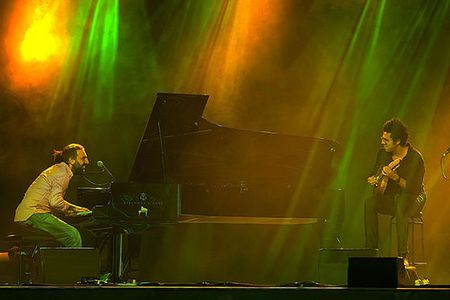 Stefano Bollani und Hamilton de Holandas Parole ist Vertrauen und Improvisation