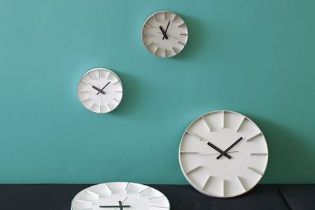 Stil Lemnos Wanduhr Edge