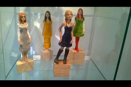 Girls, Girls, Girls von Michael Pickl in der Ausstellung, Alles Schoene ist Geheimnis