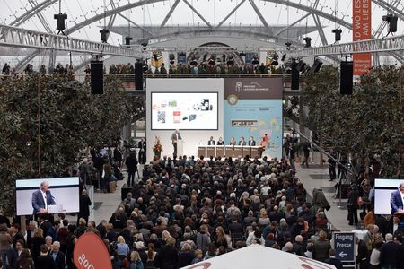 Besucher bei der Leipziger Buchmesse 2015