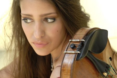 Violinistin Leticia Munoz Moreno gibt Konzert