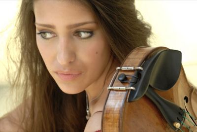 Violinistin Leticia Munoz Moreno gibt Konzert