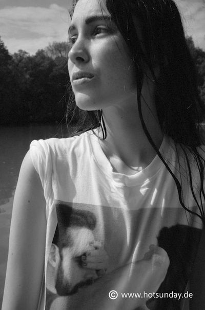 Hotsunday Tshirt Frauan schwarz weiss