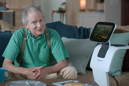 In Zukunft werden Gesundheitsroboter, wie der von Medisana Standart in unserm Zuhause als Pflegehelfer