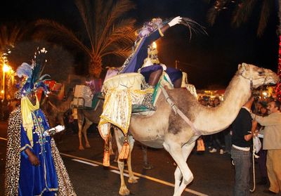 In Spanien bringen die Heiligen Drei Koenige die Weihnachtsgeschenke – auf Lanzarote sogar per Kamel
