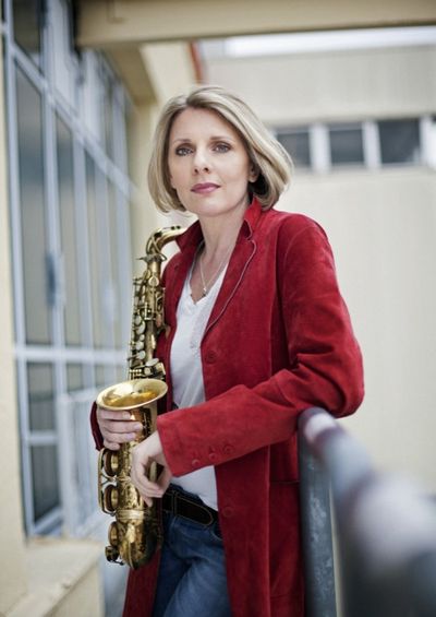 Carolyn Breuer spielt einfuehlsam Jazzmusik Carolyn Breuer spielt einfuehlsam Jazzmusik