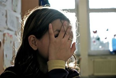 Edna ist neu in der Klasse und erst seit kurzem in Deutschland