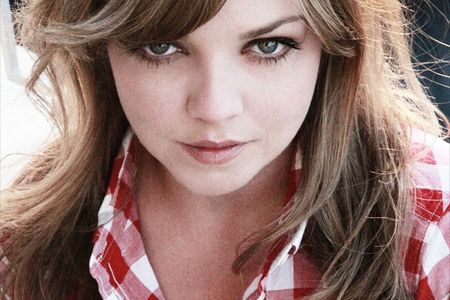 Annett Louisan erweiterte ihr Repertoire um Streifzuege vom Pop in das Chanson, in die Bossa Nova, den Jazz, die Musette und vieles mehr