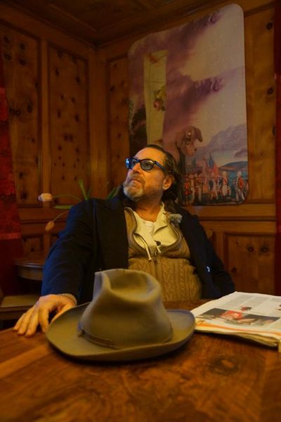 Julian Schnabel - der Kuenstler im Pyjama Julian Schnabel - der Kuenstler im Pyjama