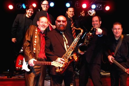Albie Donnellys gibt Konzert im Jazzclub Unterfahrt