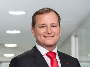 Stephan Gawarecki, Aufsichtsratsvorsitzender der Smart InsurTech AG baut den Vorstand um