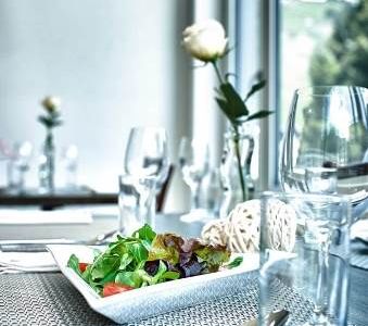 Kreative Speisen mit Hahnenblick das Engelberger Restaurant zaehlt kuenftig zur Gilde etablierter Schweizer Gastronomen
