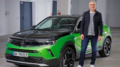 Opel-Marketingchef Albrecht Schaefer vor dem neuen Mokka