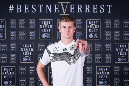 Ob Best Never Rest, Selfi-Skandal, der Wirbel um Mesut Oezil oder der morgliche Bundestrainerruecktritt, alles zusammen fuehrte zum Misserfolg der deutschen Nationalmanschaft