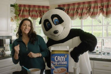Ein singender Panda für ein CRM-Tool? Das macht keinen Sinn und soll es auch nicht