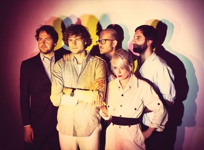 Shout Out Louds rocken live
