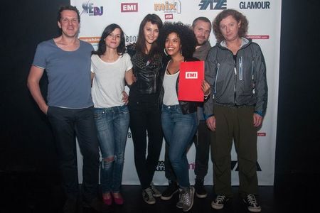 Wie es für Deep Purple Tradition ist, haben sie sich wieder einen besonderen „Special Guest“ gesichert. EDGUY! Das Fuldaer Quartett um Frontmann Tobias Sammet, welches von den Scorpions-Köpfen Meine und Schenker zu deren Kronprinzen erhoben wurde, empfahl sich aus gutem Grund: