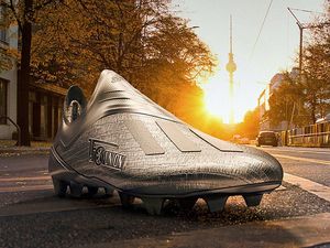 Bekannt fuer sportliche Werbung und Sponsoring wie hier bei Union Berlin Adidas steht auf dem Treppchen der Best Brands 2019 ganz oben