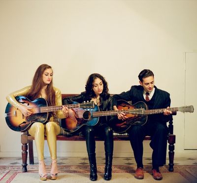 Kitty, Daisy und Lewis gehen auf Tour Kitty, Daisy und Lewis gehen auf Tour