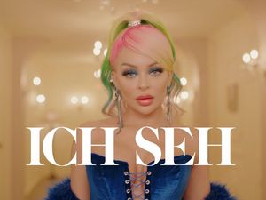 Der TikTok-Trend der Woche heißt #ZitterNicht. Nicht nur Influencer:innen und Promis wie Katja Krasavice machen mit Der TikTok-Trend der Woche heißt #ZitterNicht. Nicht nur Influencer:innen und Promis wie Katja Krasavice machen mit