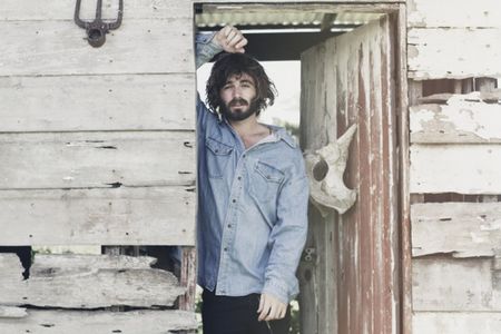Konzert Folk: Angus Stone ist im Februar auf intimer "Broken Brights"-Clubtour, auf der er die Zuhörer auf eine musikalische Reise entführt