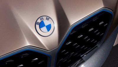 BMW fuehrt digitales Markenlogo ein