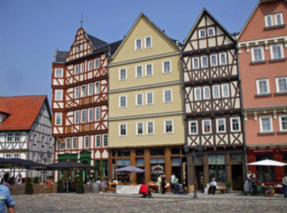 Im Freilichtmuseum Hessenpark haben Fachwerkhäuser aus den verschiedenen Regionen Hessens ein "Asyl" gefunden.
